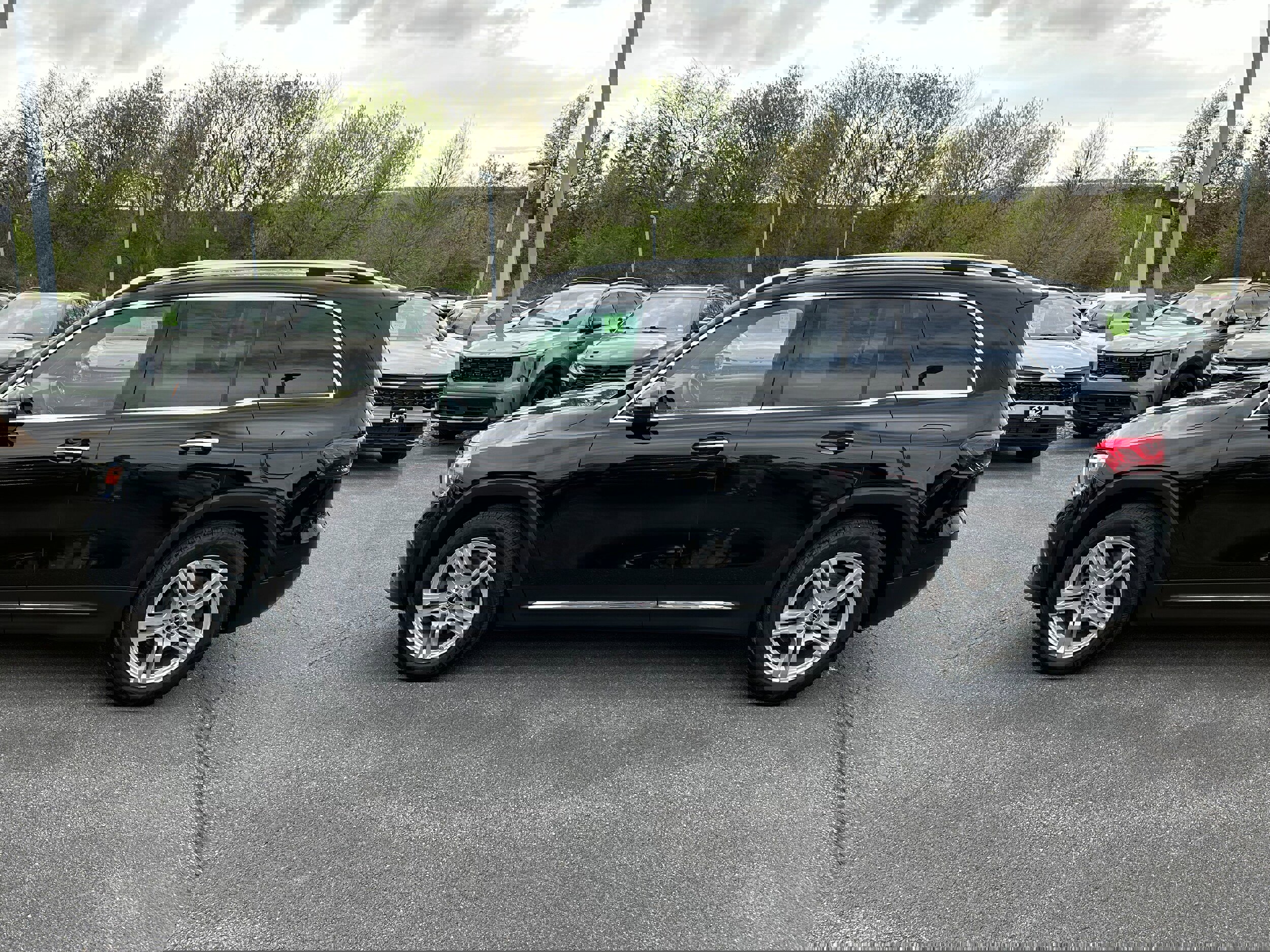 Used 2021 Mercedes-Benz GLB 250 4MATIC image 8