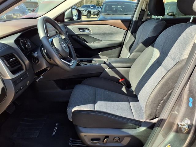 Used 2023 Nissan Rogue SV image 17