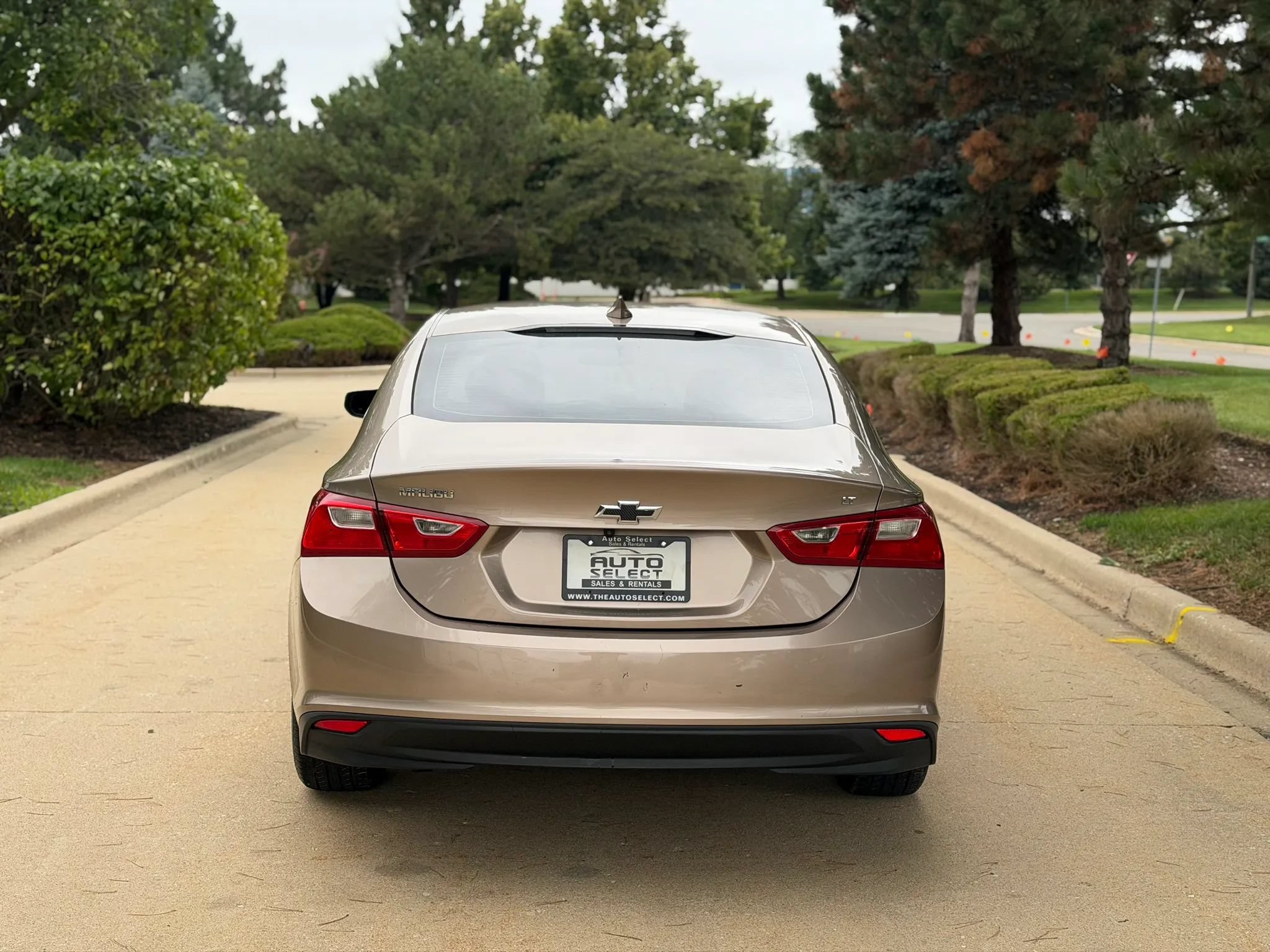 Used 2018 Chevrolet Malibu LT FWD image 4