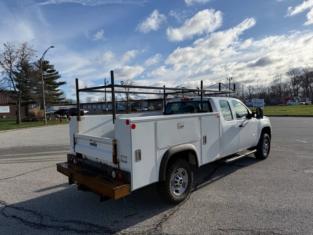 Used 2011 GMC Sierra 2500 W/T image 4