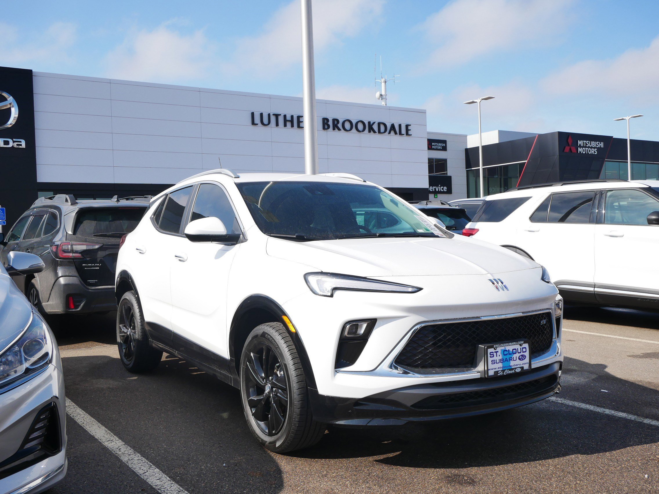 Used 2024 Buick Encore GX Sport Touring image 1