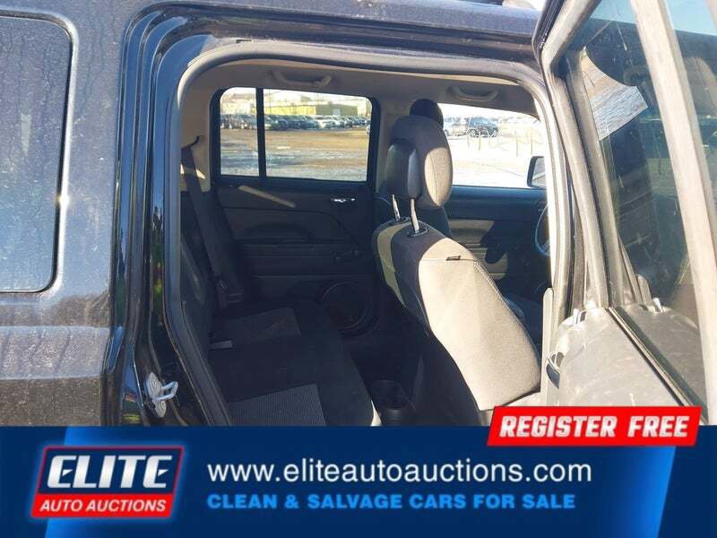 Used 2015 Jeep Patriot Sport FWD image 16