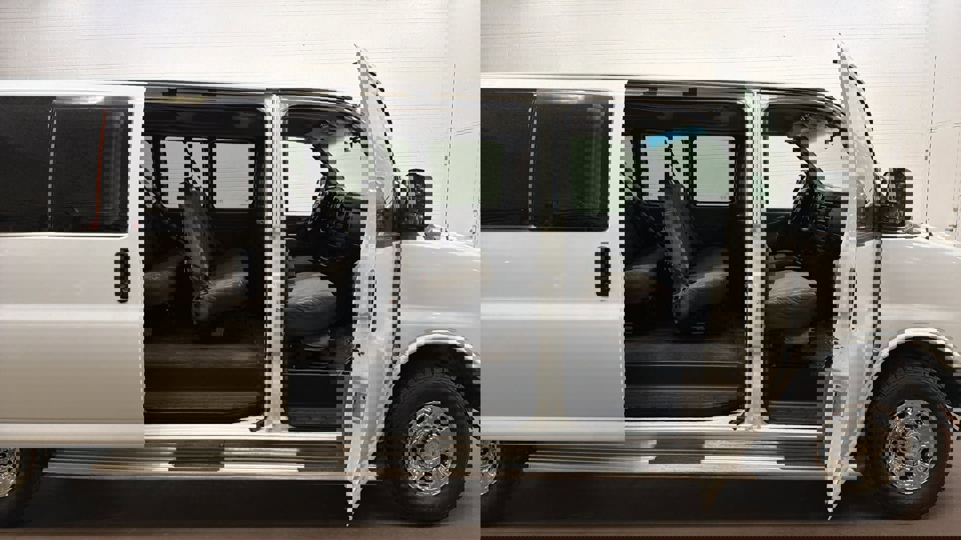 Used 2012 Chevrolet Express 3500 LT w/ LT Preferred Equipment Group image 36