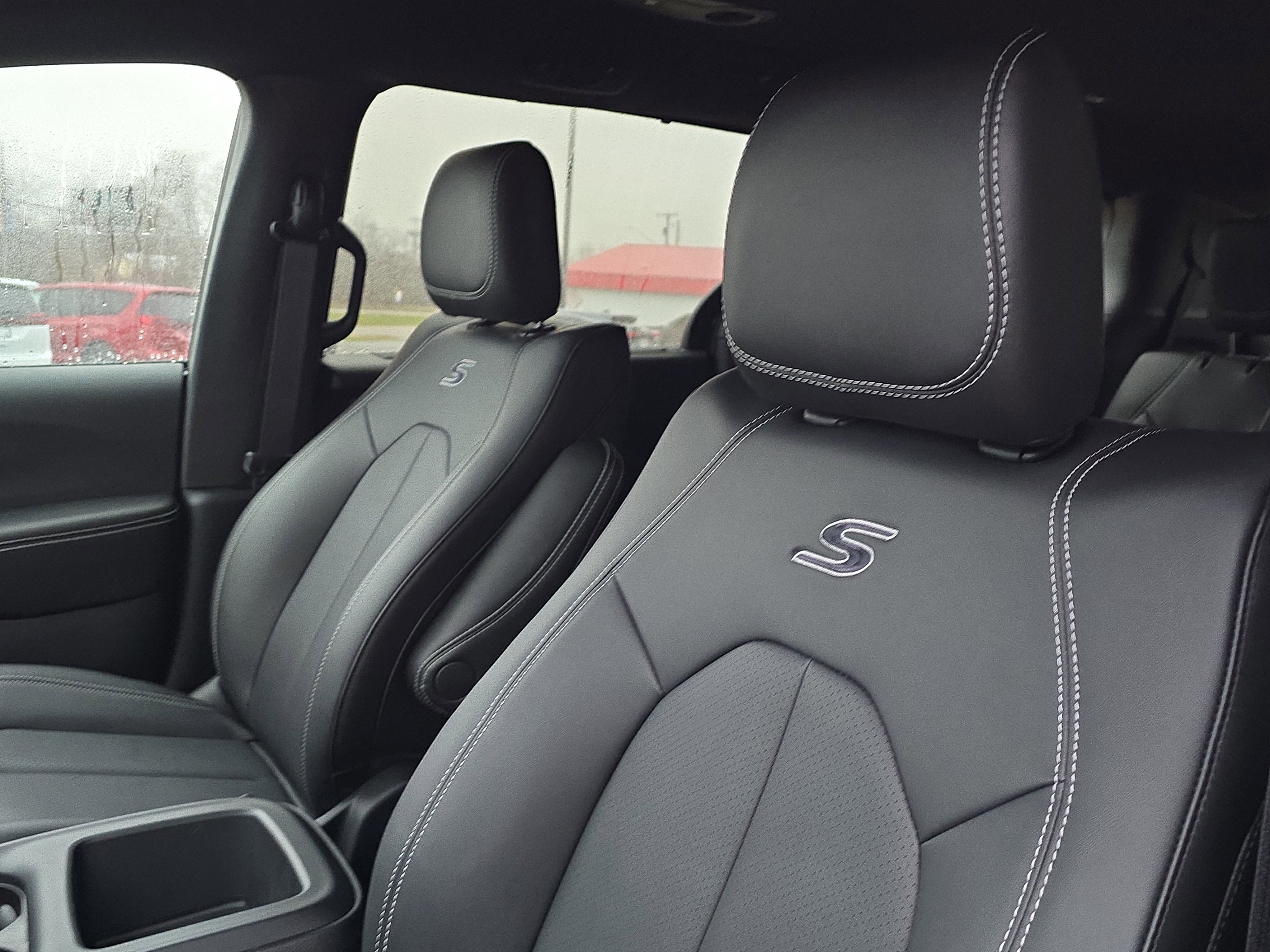 New 2026 Chrysler Pacifica Select w/ S Appearance Package image 11