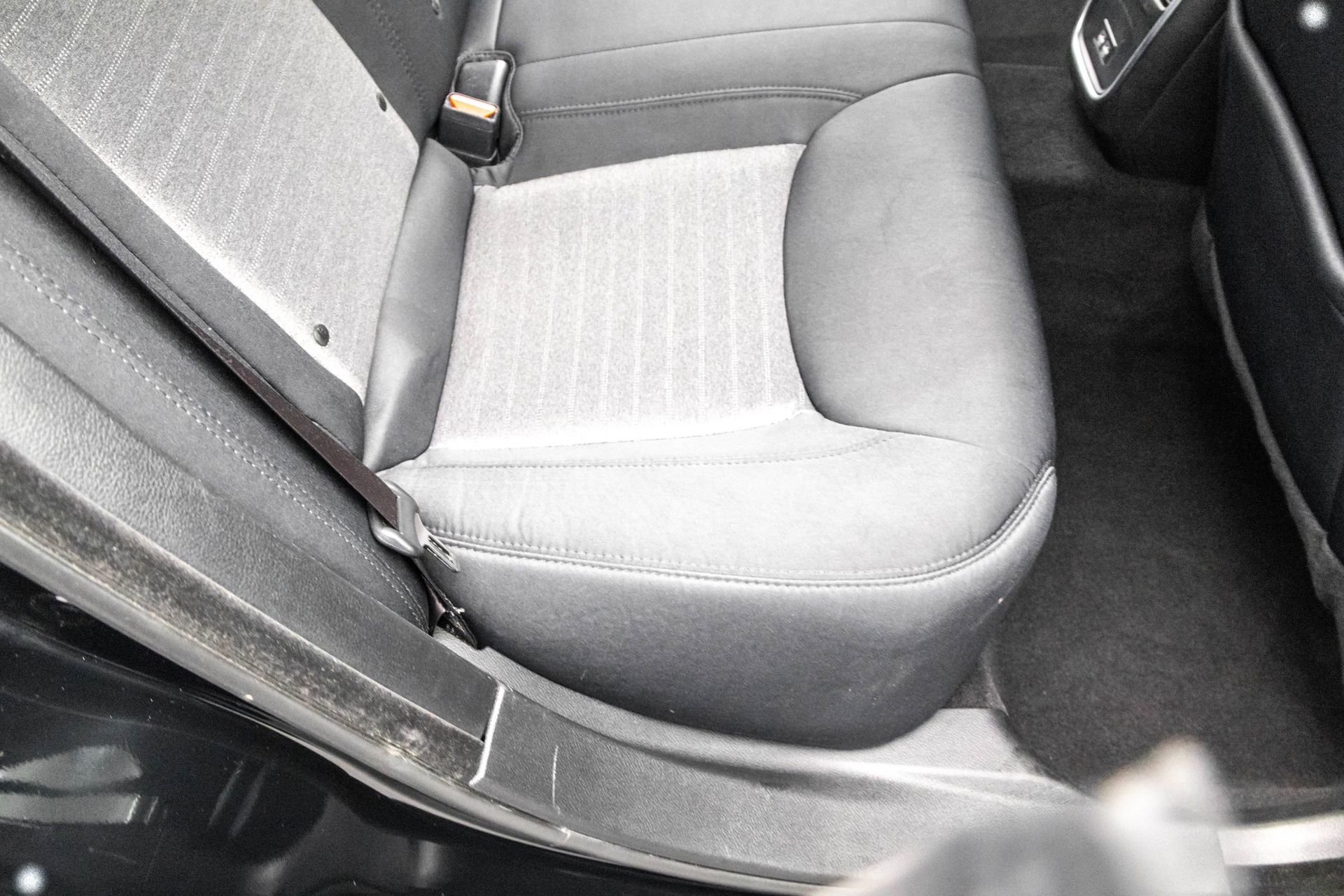 Used 2022 Chrysler 300 Touring w/ Sport Appearance Package image 34