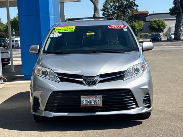 Used 2018 Toyota Sienna LE w/ Carpet Mat Package FWD image 8