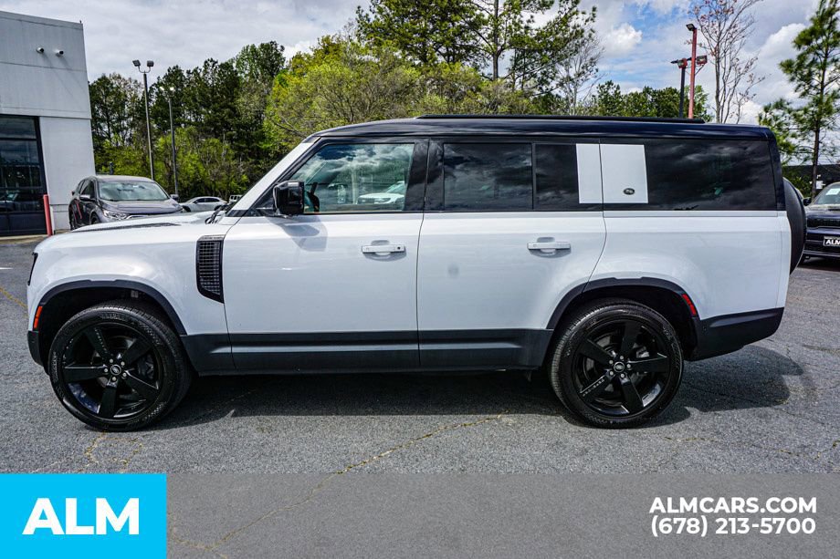 Used 2023 Land Rover Defender 130 SE image 7