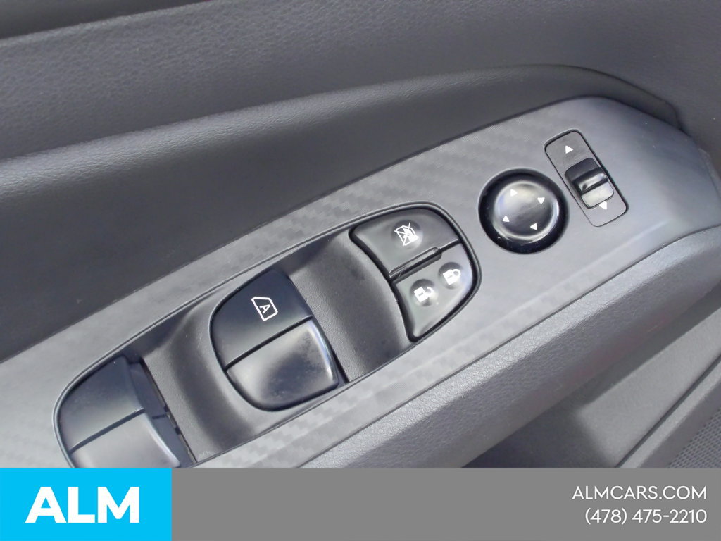 Used 2025 Nissan Altima 2.5 SV FWD image 23