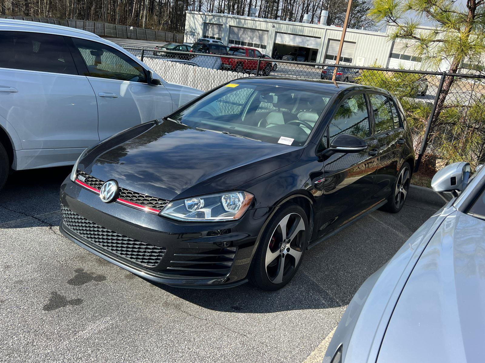 Used 2016 Volkswagen GTI SE image 1