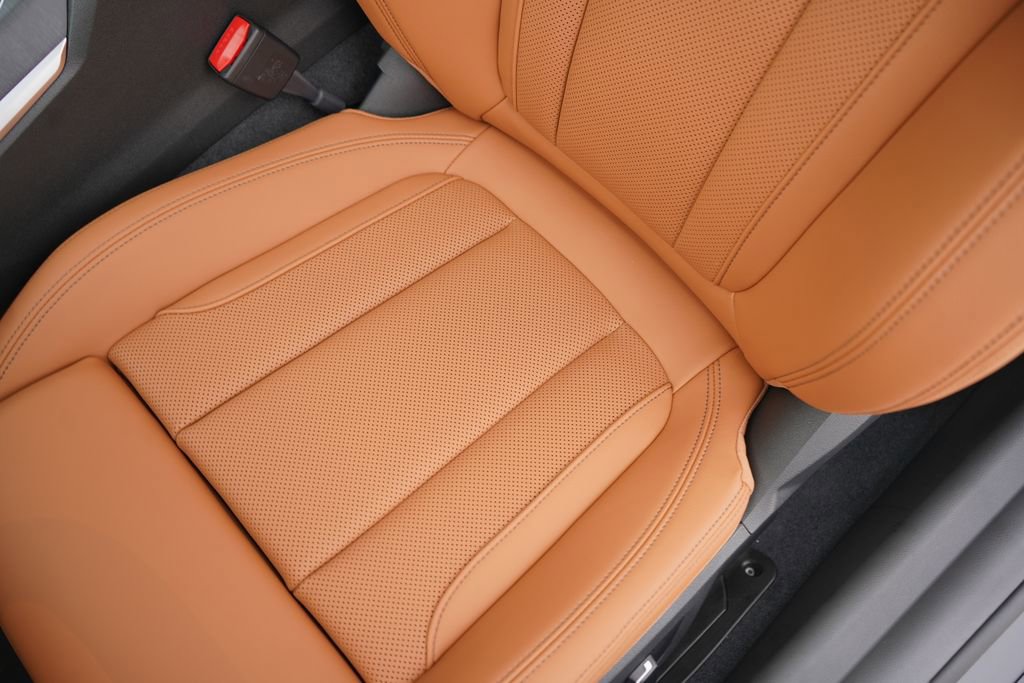Used 2025 BMW 230i Coupe w/ Premium Package RWD image 12