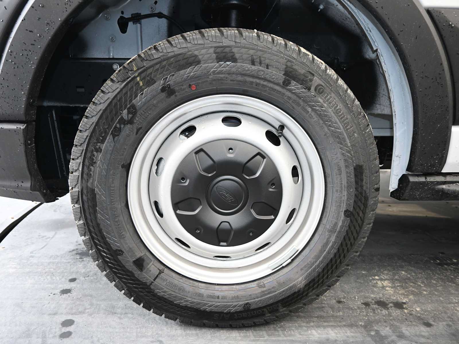 New 2024 Ford Transit 250 148 Medium Roof RWD image 20