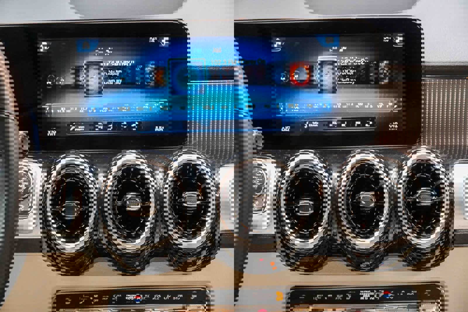 Certified 2022 Mercedes-Benz GLB 250 image 14