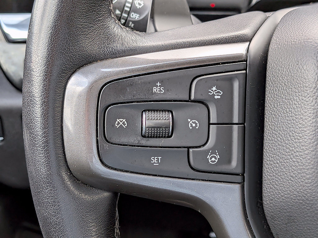 Certified 2025 Chevrolet Silverado 1500 High Country AWD/4WD image 32
