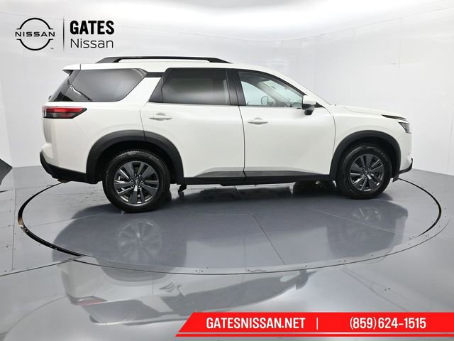 Used 2024 Nissan Pathfinder SV image 8