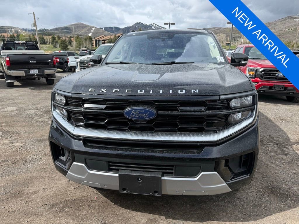 Used 2025 Ford Expedition Max Platinum AWD/4WD image 2