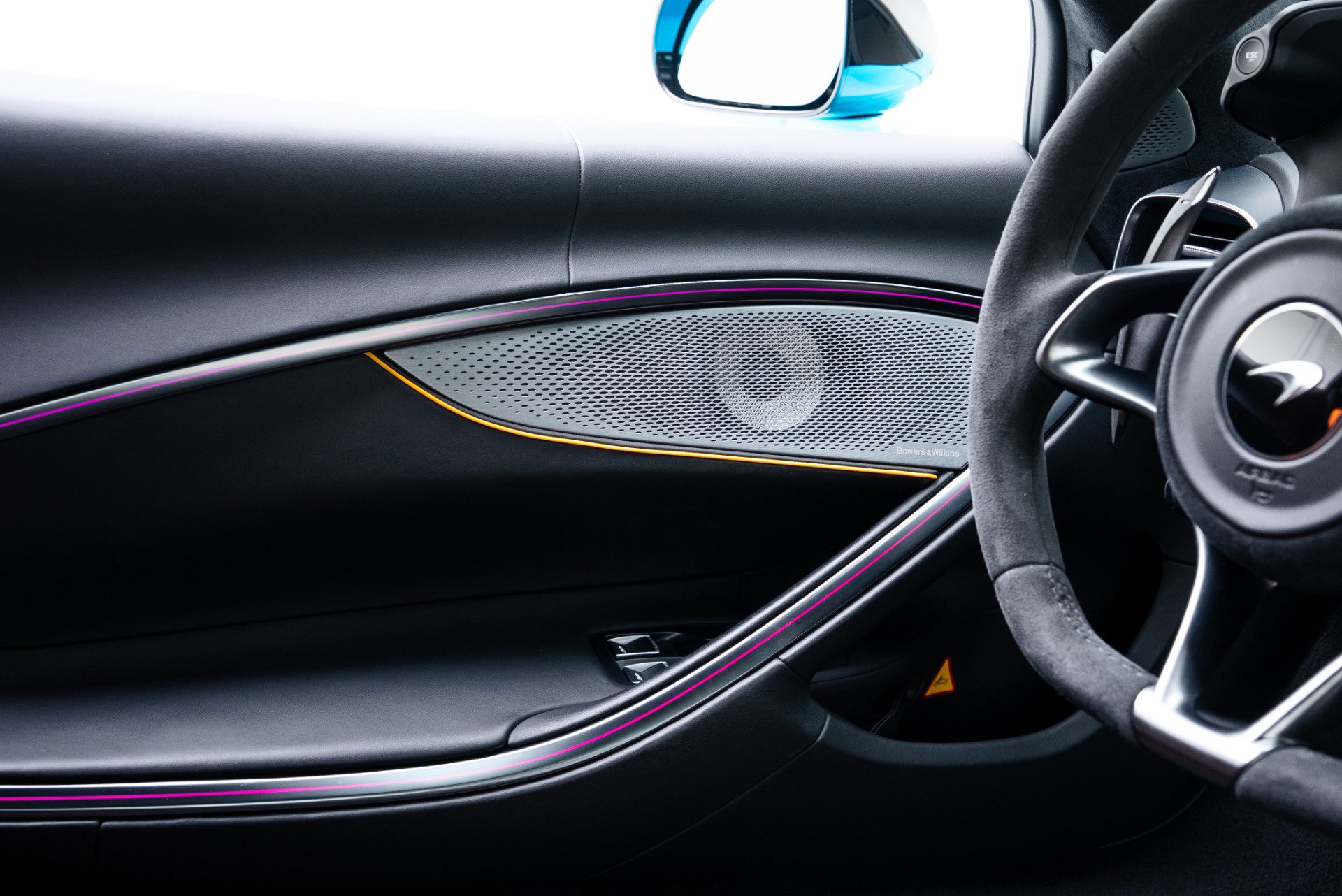 Used 2023 McLaren Artura image 38