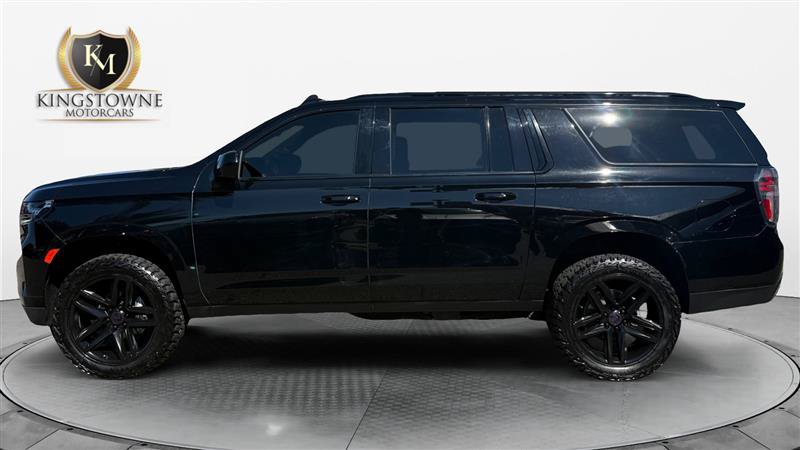Used 2021 Chevrolet Suburban RST AWD/4WD image 2