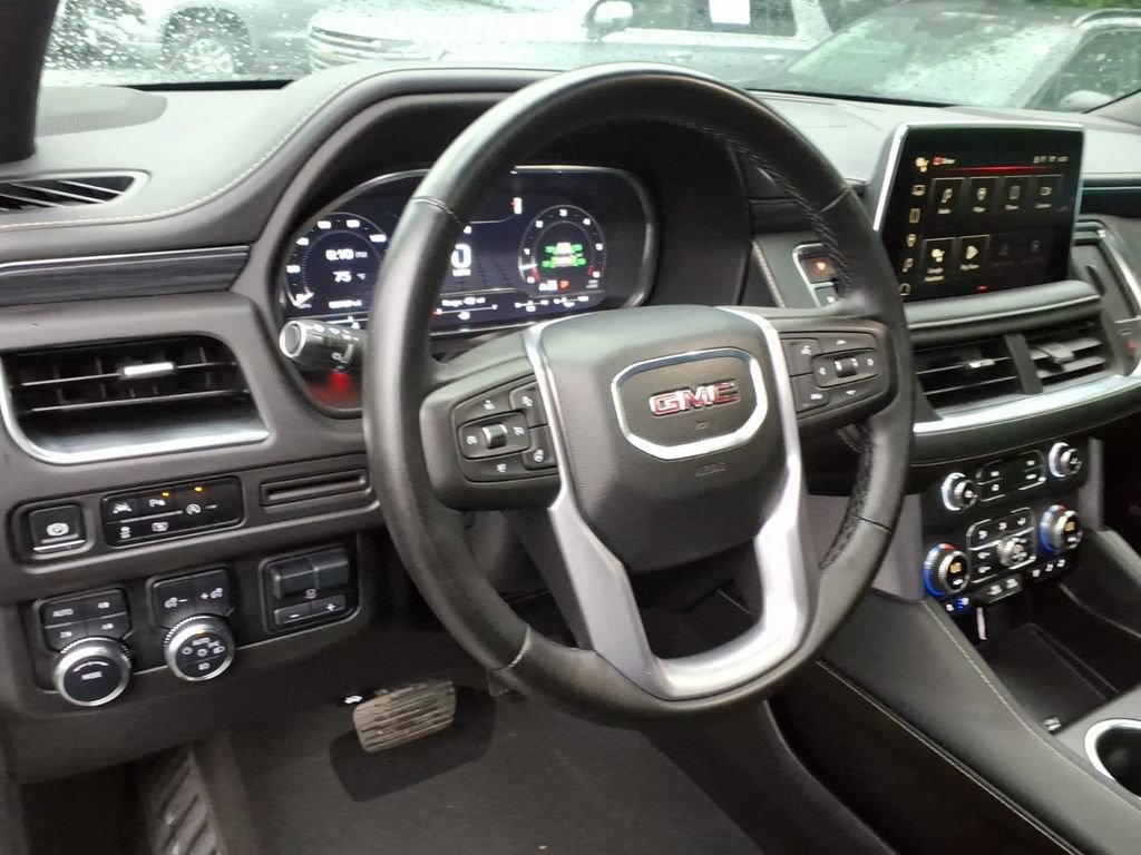 Certified 2024 GMC Yukon XL SLT w/ SLT Premium Package AWD/4WD image 11