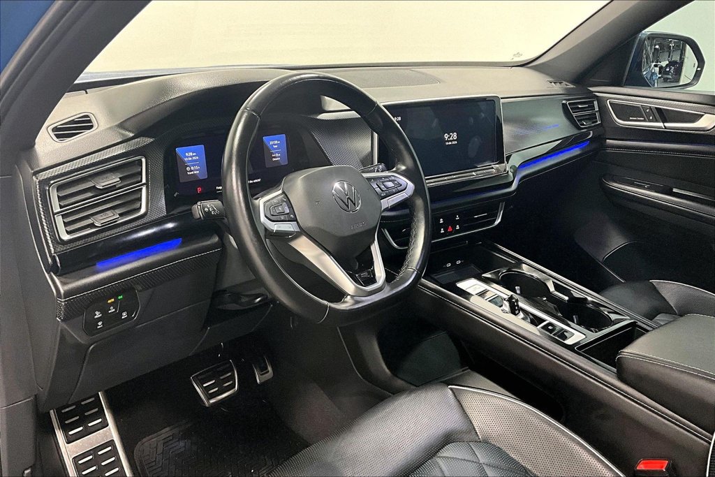 Used 2024 Volkswagen Atlas Cross Sport SEL Premium R-Line AWD/4WD image 16