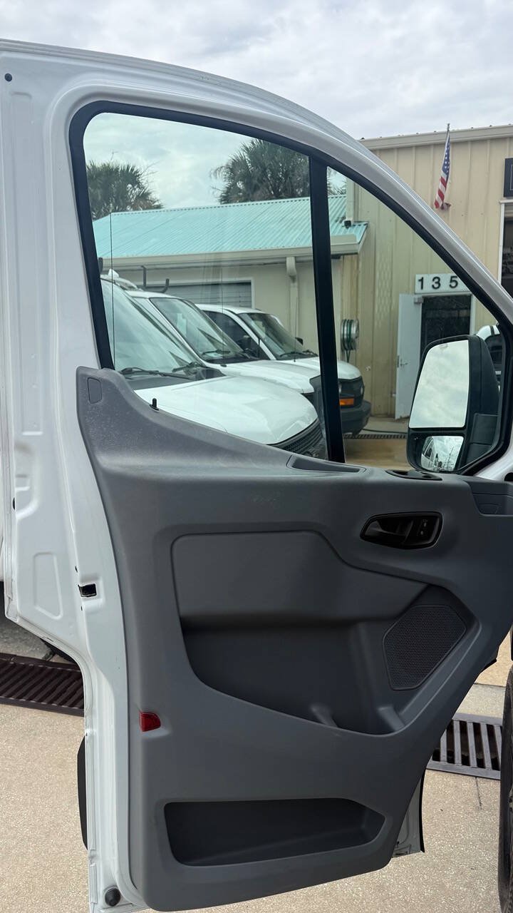Used 2019 Ford Transit 250 130 Low Roof w/ Exterior Upgrade Package RWD image 9