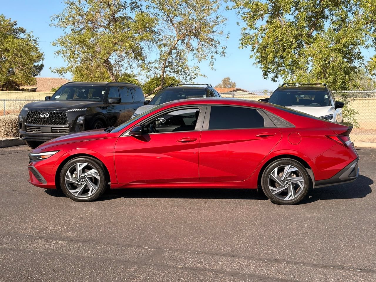 Used 2025 Hyundai Elantra Sport FWD image 3