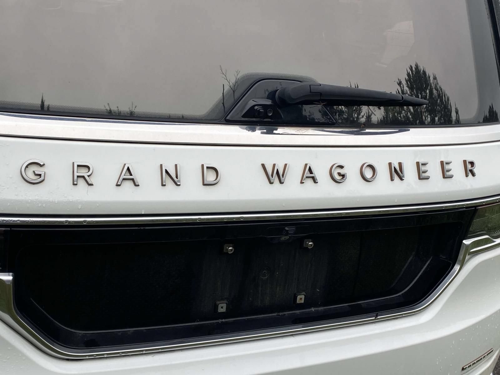 Used 2022 Jeep Grand Wagoneer Series III w/ Rear Seat Video Group 1 AWD/4WD image 12