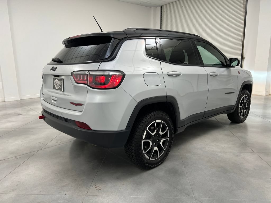Used 2024 Jeep Compass Trailhawk AWD/4WD image 8