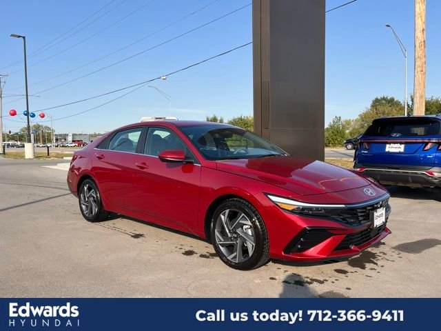 New 2025 Hyundai Elantra SEL image 3