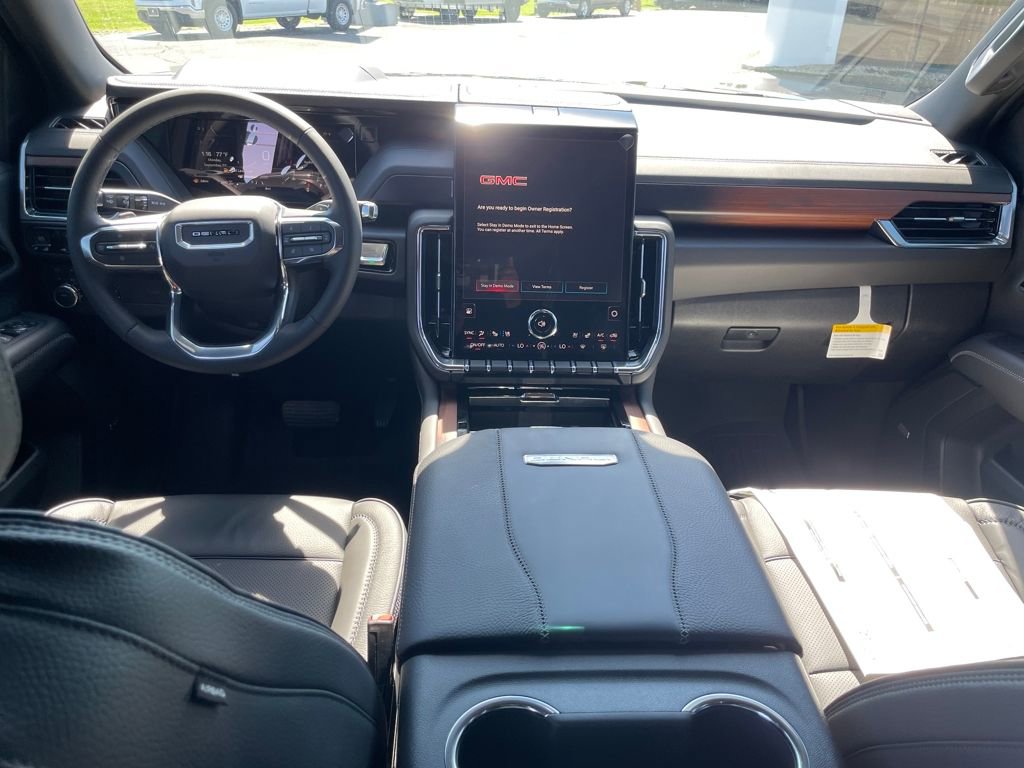 New 2026 GMC Yukon Denali w/ Sun & Power Step Package image 12