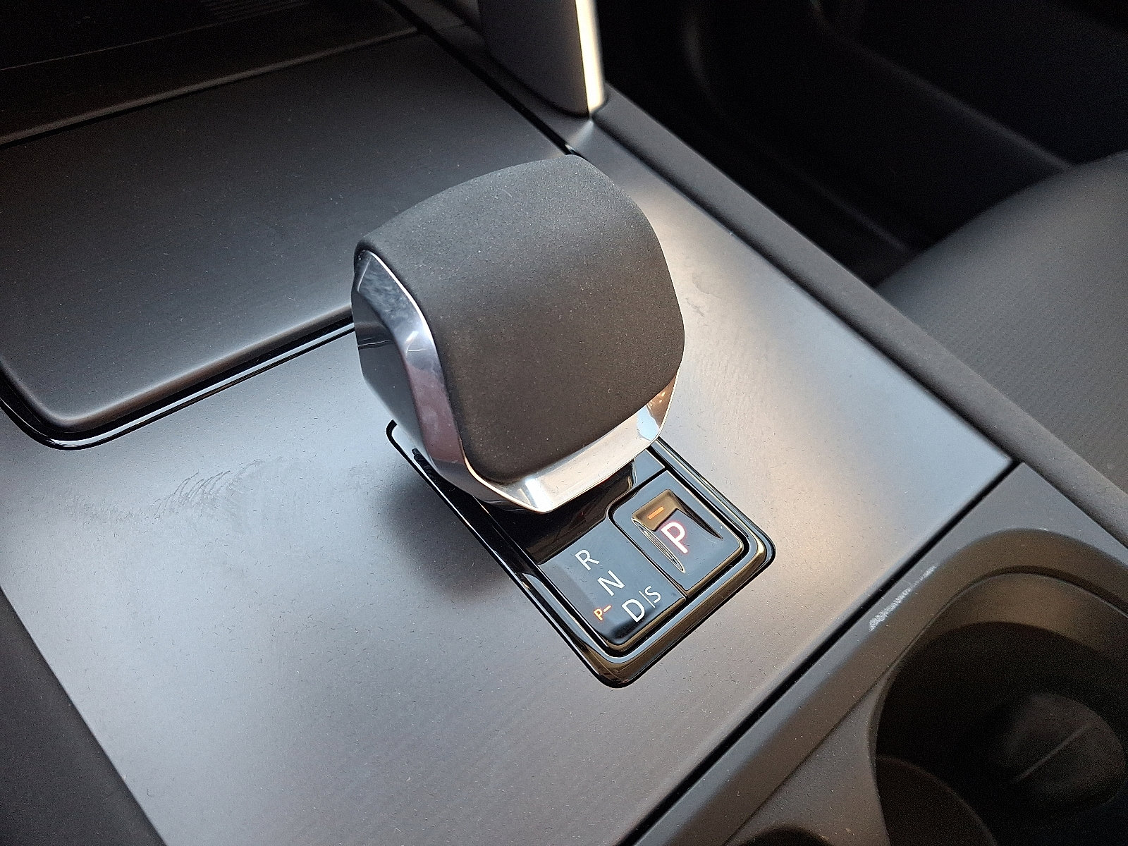 Used 2025 Land Rover Discovery Sport S image 14