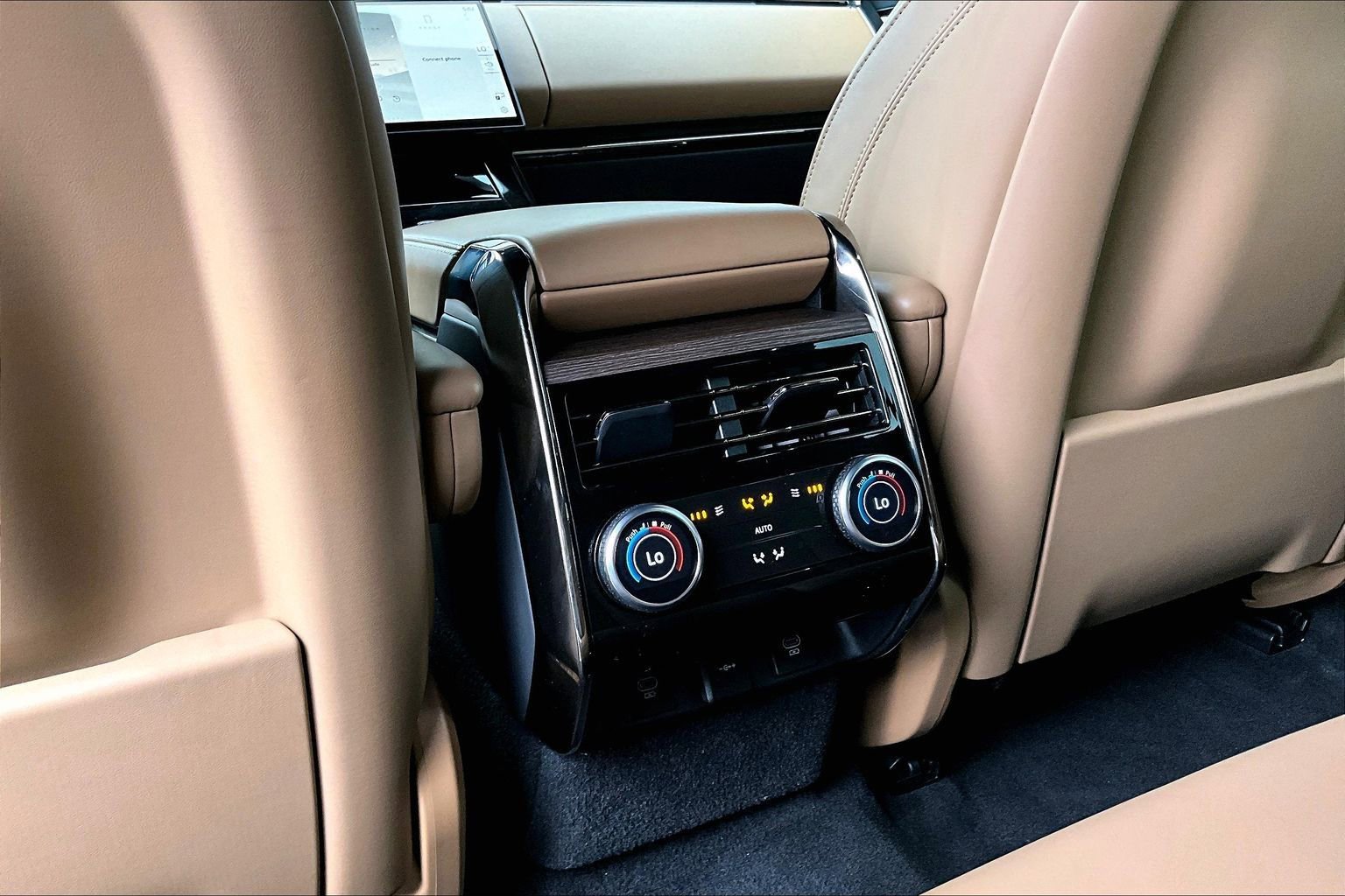 Used 2024 Land Rover Range Rover Sport SE image 34