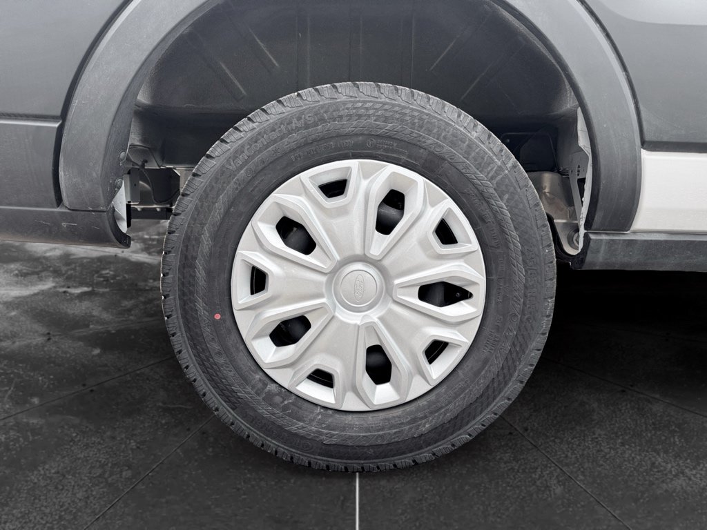 Used 2024 Ford E-Transit Low Roof RWD image 30