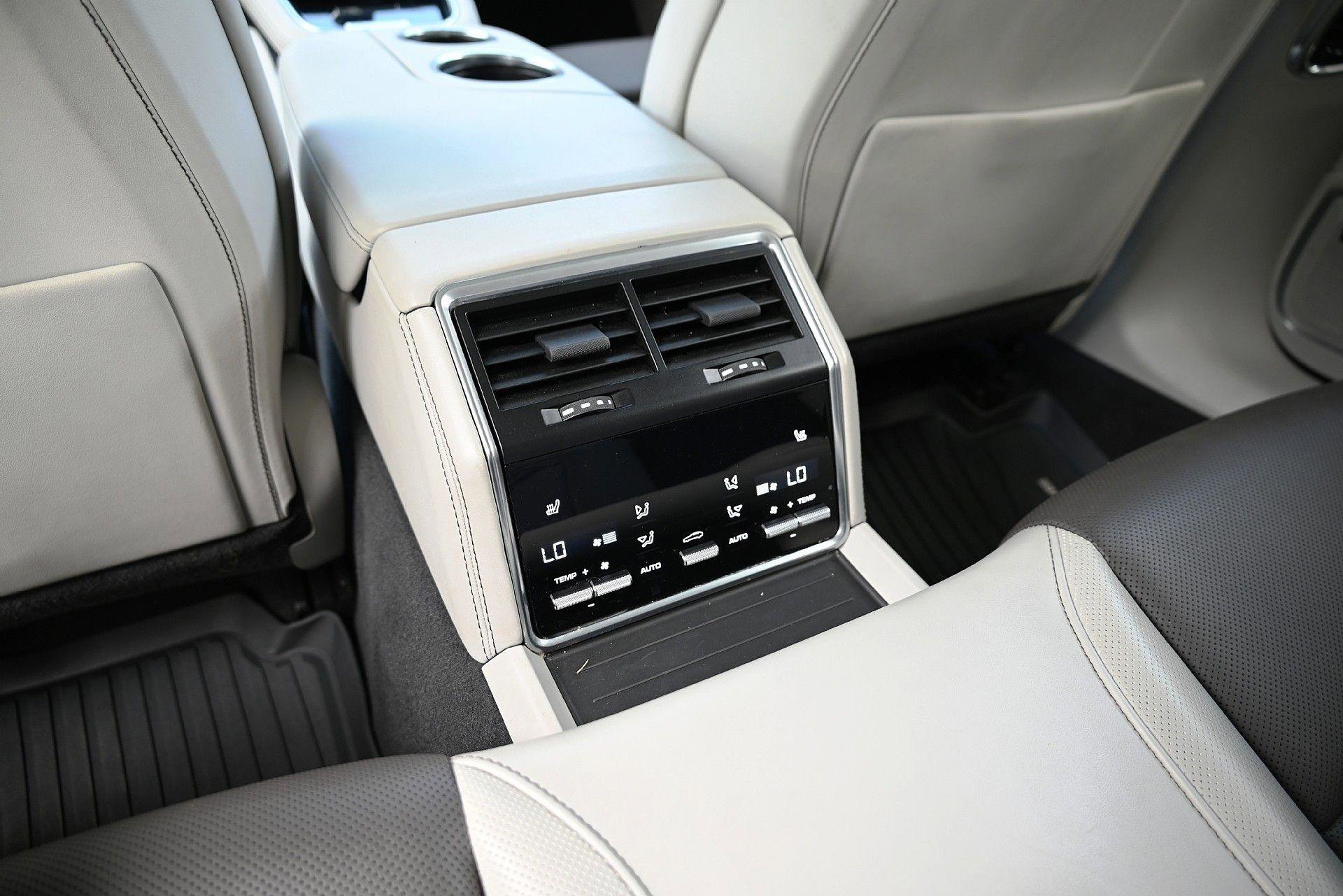 Used 2023 Porsche Panamera GTS image 34