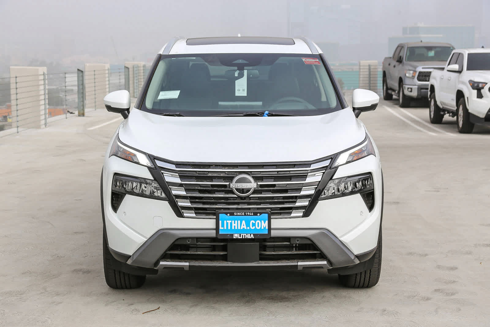 New 2025 Nissan Rogue SL w/ SL Premium Package FWD image 2