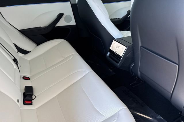 Used 2025 Tesla Model 3 Long Range image 18