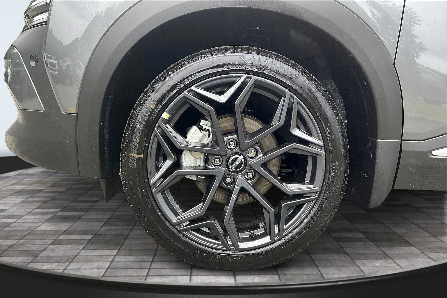 New 2025 Nissan Kicks SR AWD/4WD image 10