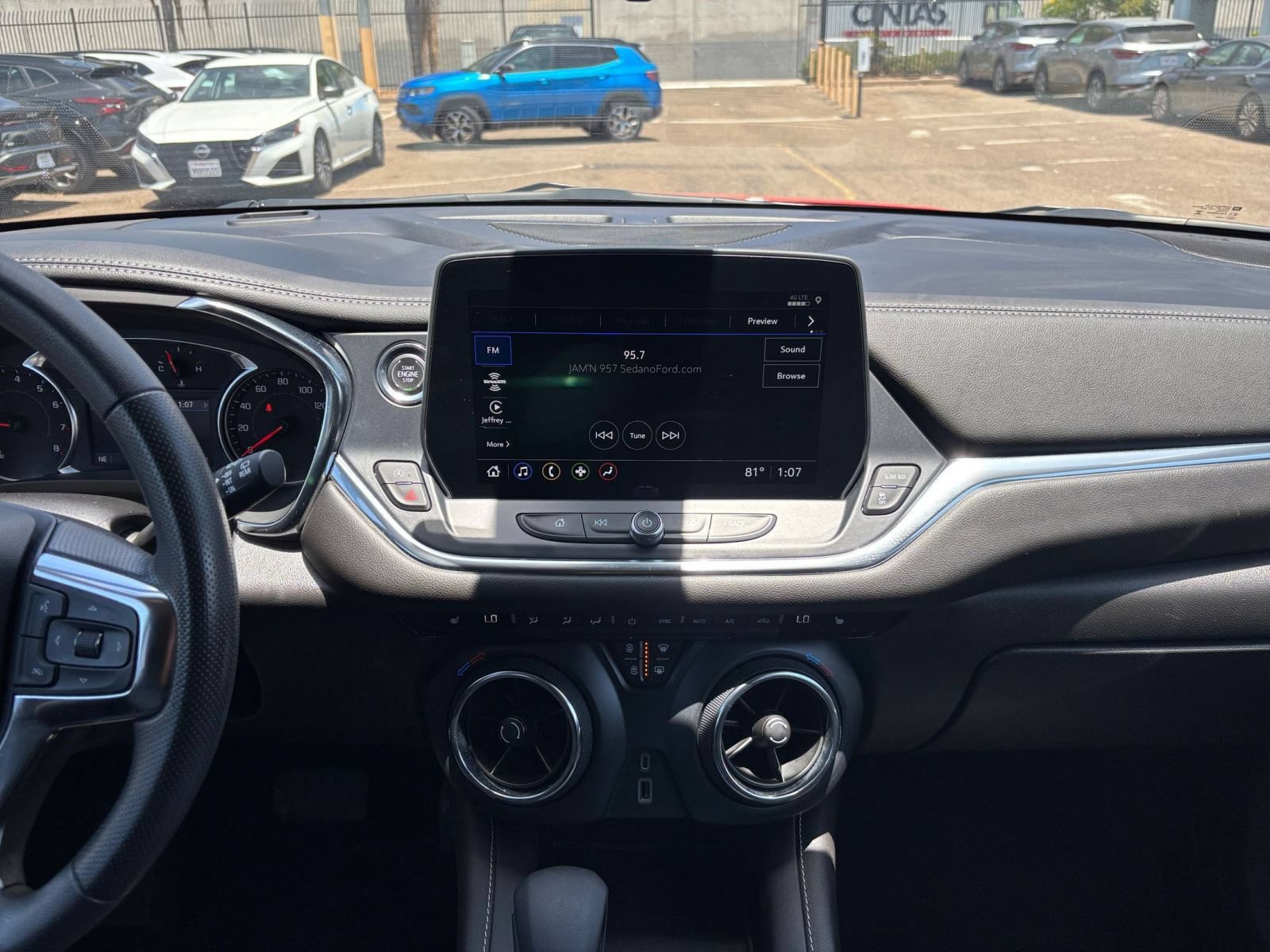 Used 2025 Chevrolet Blazer LT FWD image 16