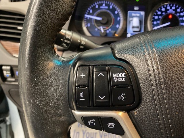 Used 2017 Toyota Sienna Limited image 17
