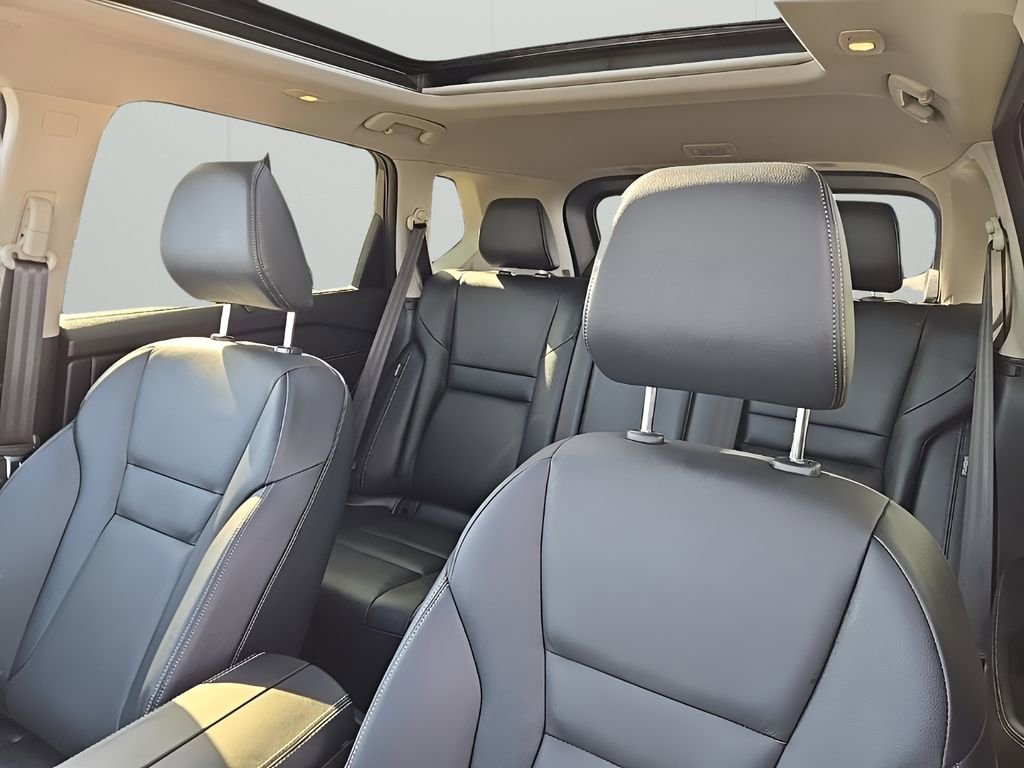 Used 2025 Nissan Rogue SL w/ SL Premium Package image 10