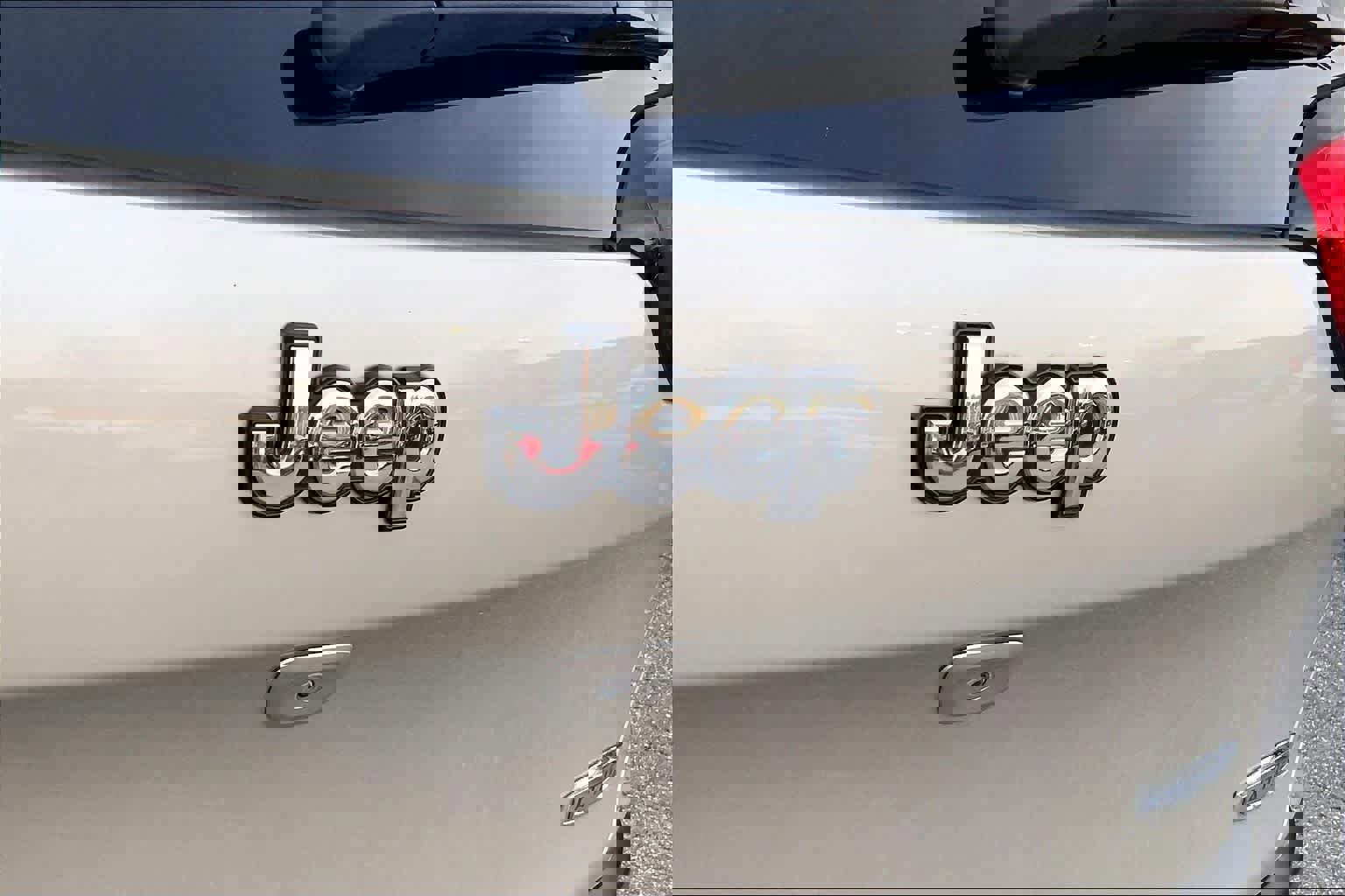 Used 2015 Jeep Cherokee Latitude w/ Comfort/Convenience Group image 30