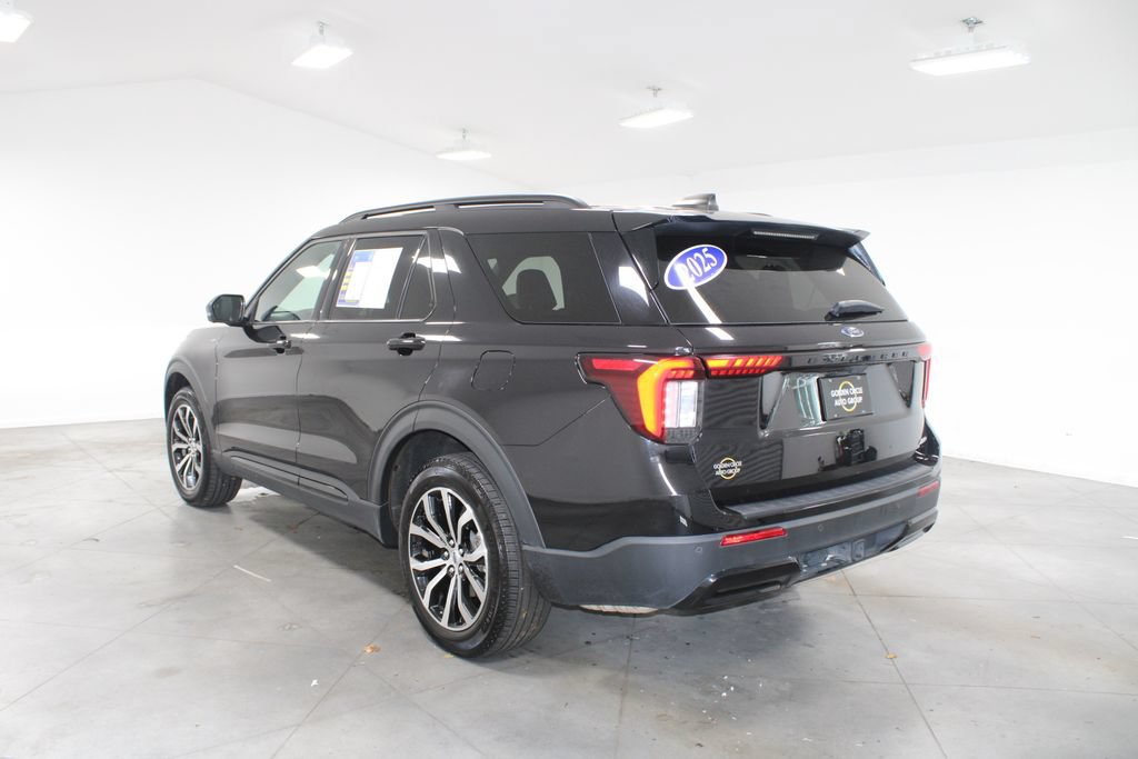 Used 2025 Ford Explorer ST-Line AWD/4WD image 7