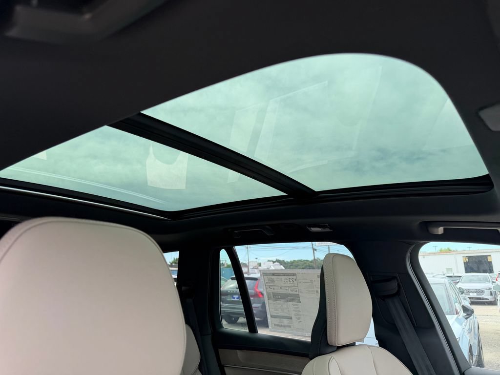 New 2026 Volvo XC90 B6 Plus w/ Protection Package Premier AWD/4WD image 10