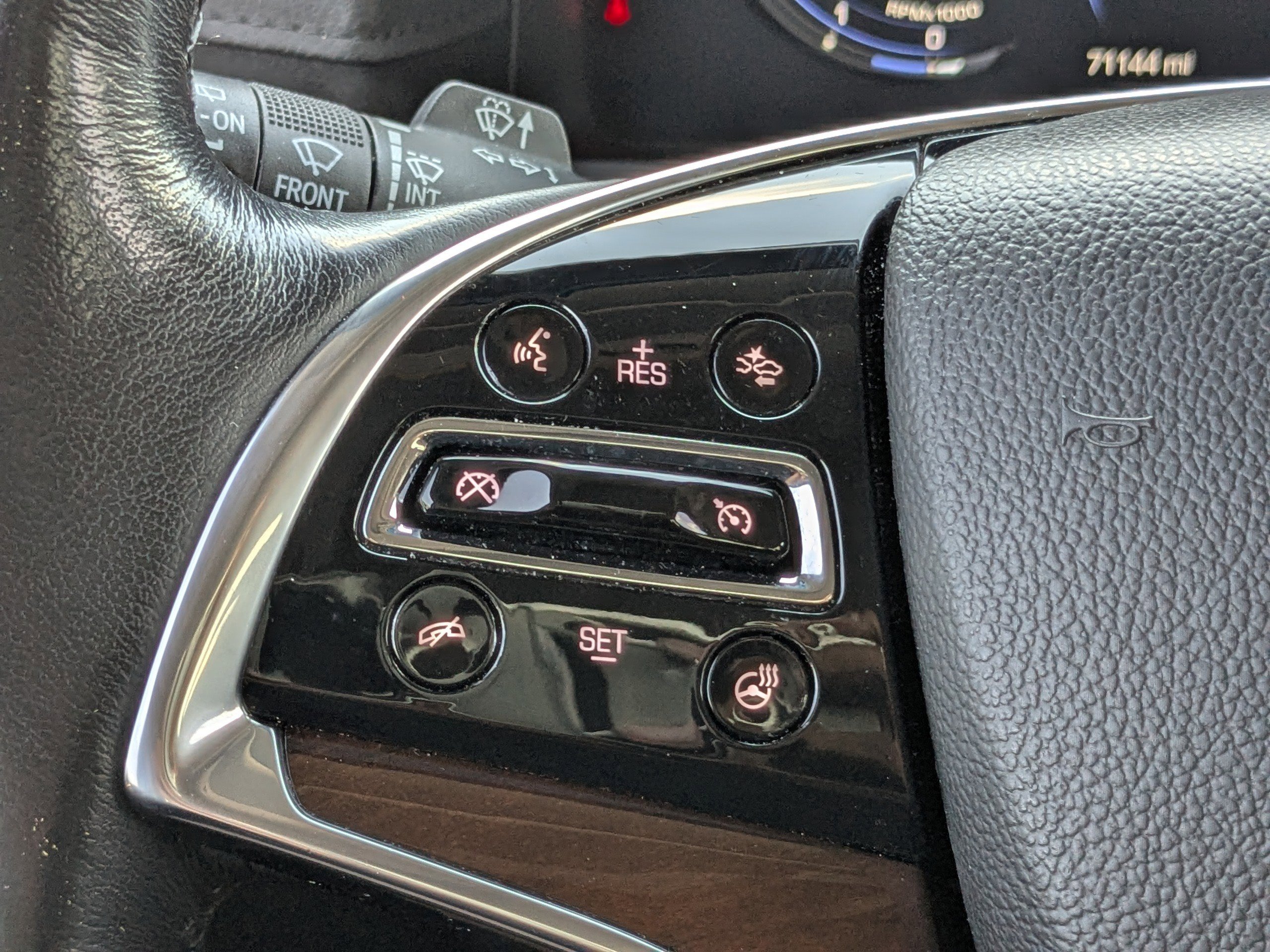 Used 2019 Cadillac Escalade Premium Luxury image 28