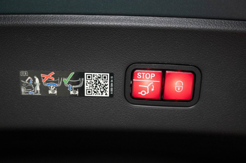 Certified 2025 Mercedes-Benz GLC 300 4MATIC image 32