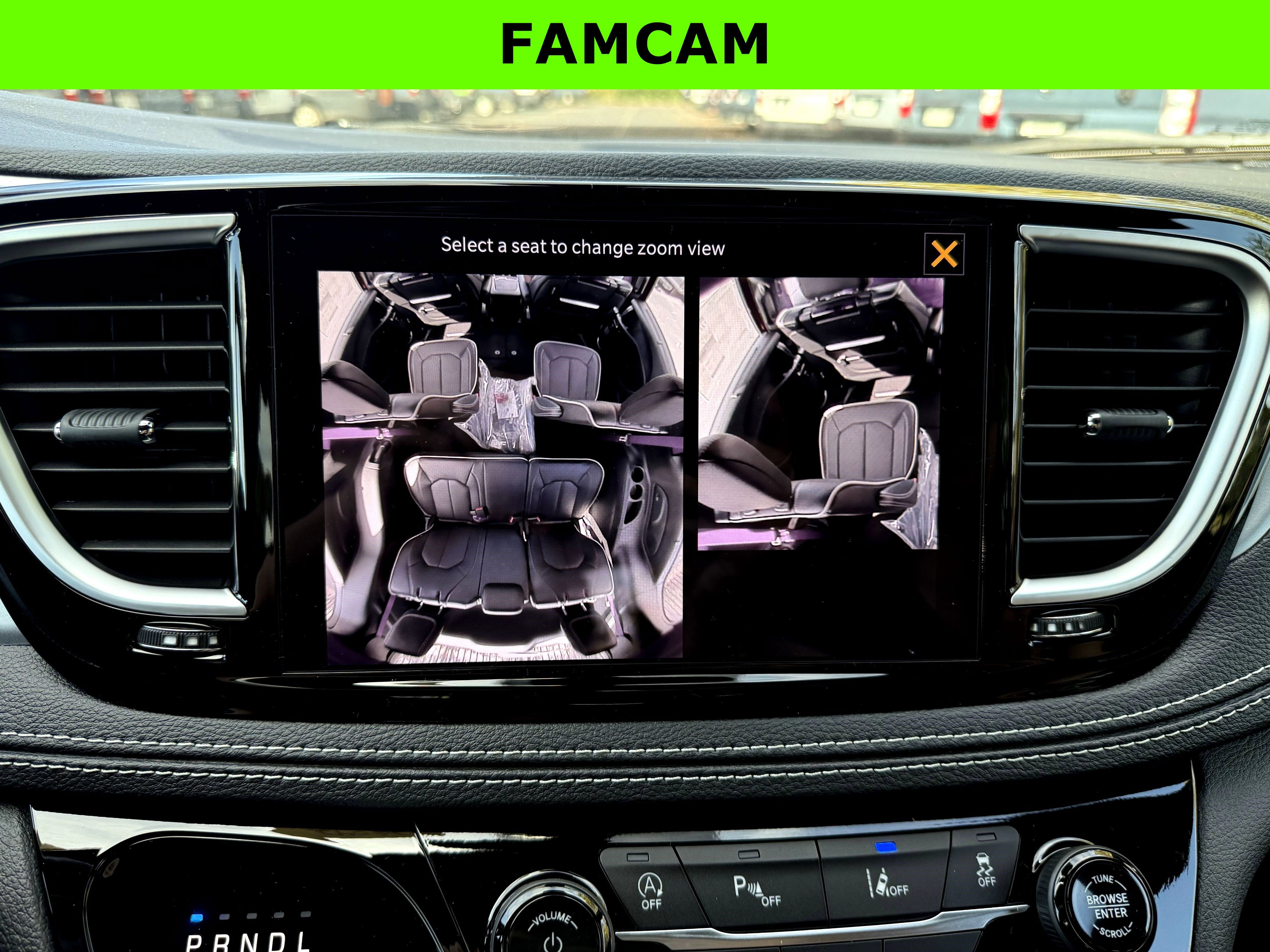 New 2026 Chrysler Pacifica Limited image 27