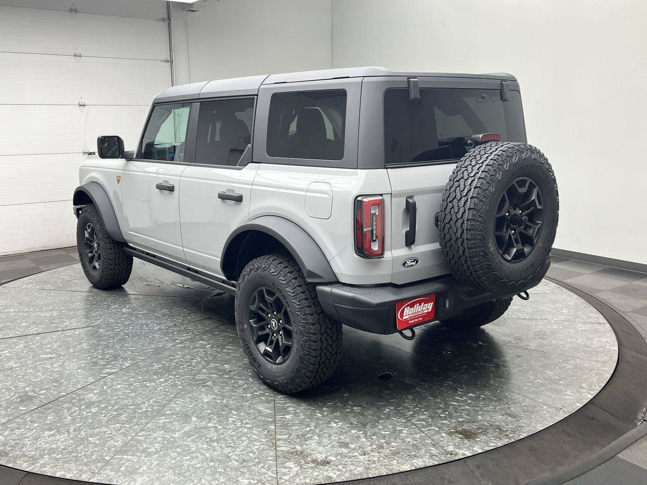 Used 2026 Ford Bronco Badlands AWD/4WD image 2
