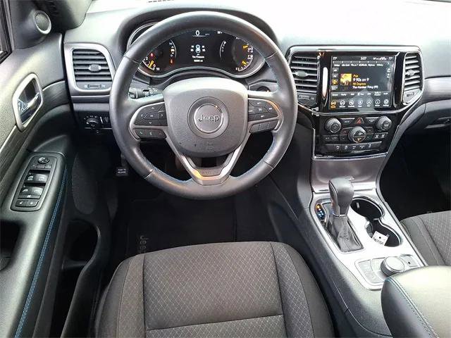 Certified 2019 Jeep Grand Cherokee Laredo image 11
