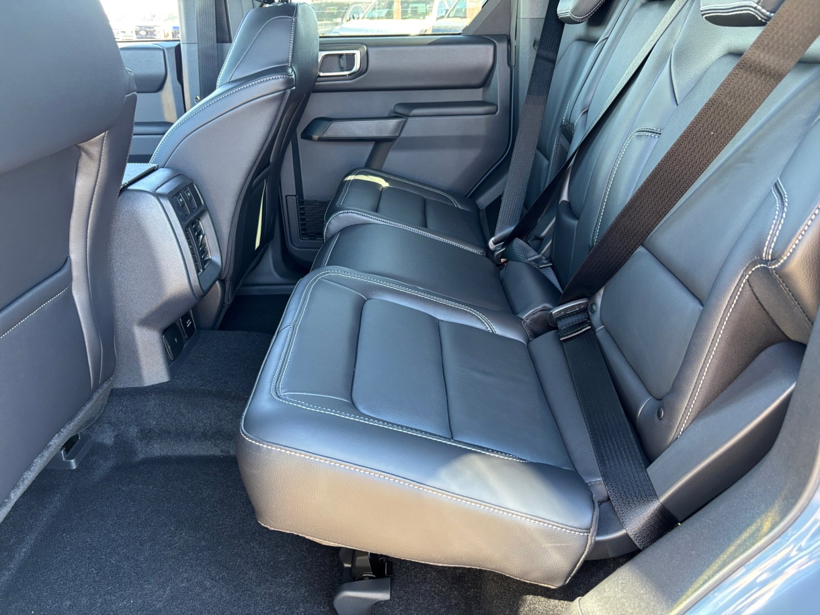 New 2025 Ford Bronco Outer Banks w/ Sasquatch Package image 17