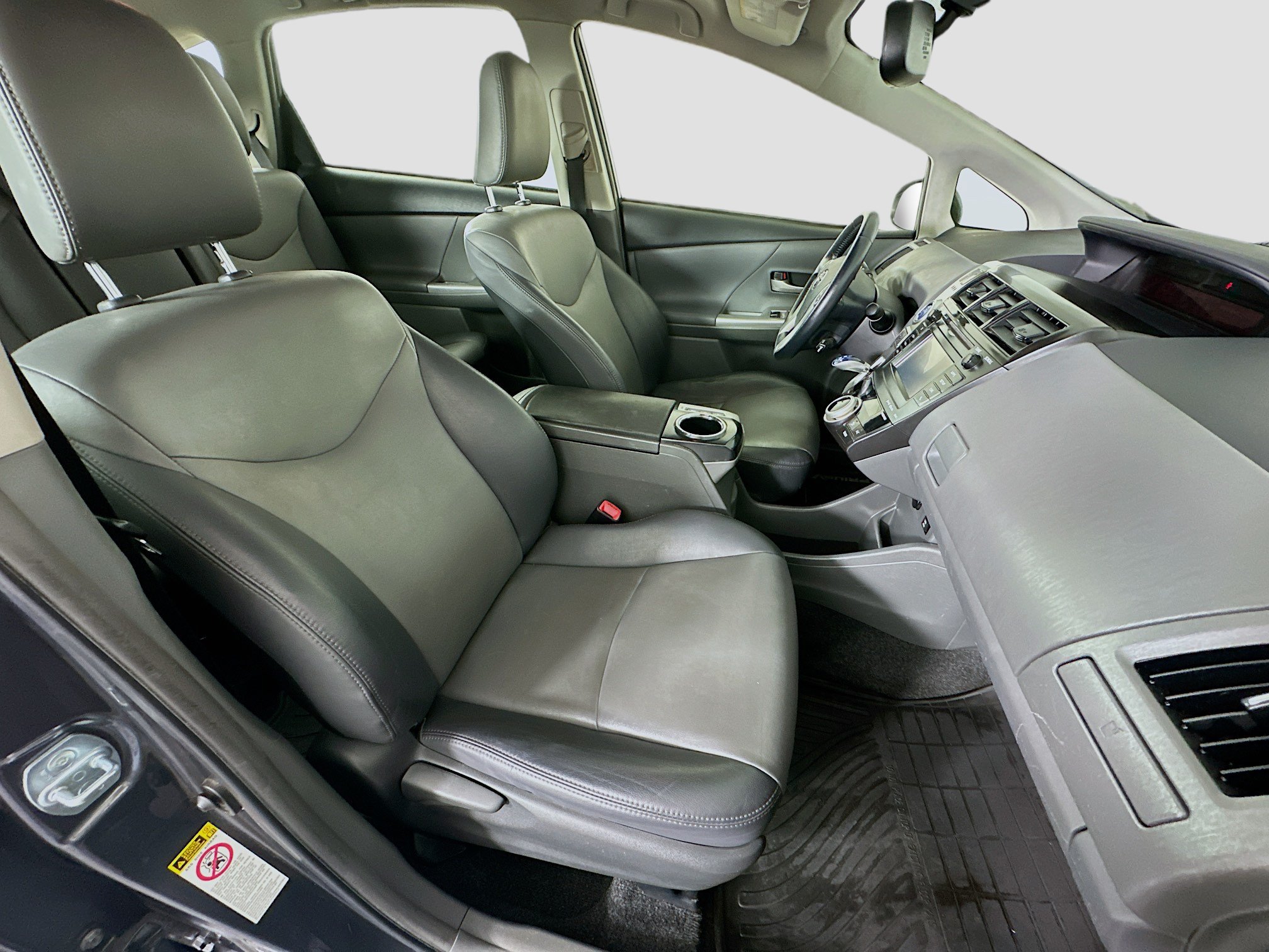 Used 2014 Toyota Prius V Five FWD image 29