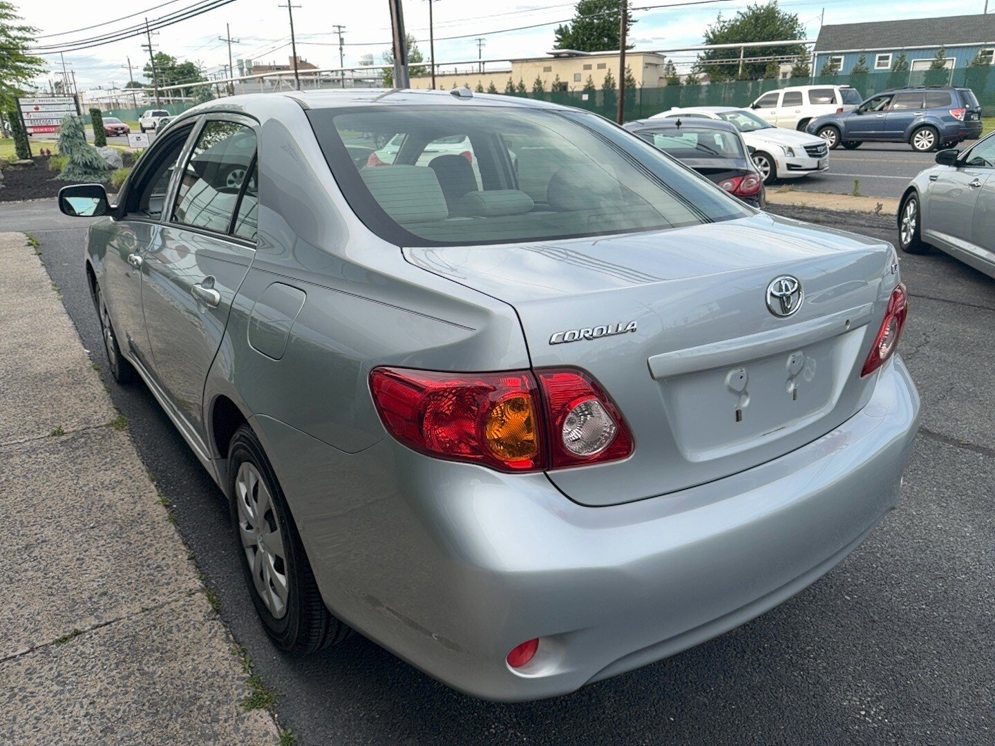 Used 2010 Toyota Corolla LE FWD image 4